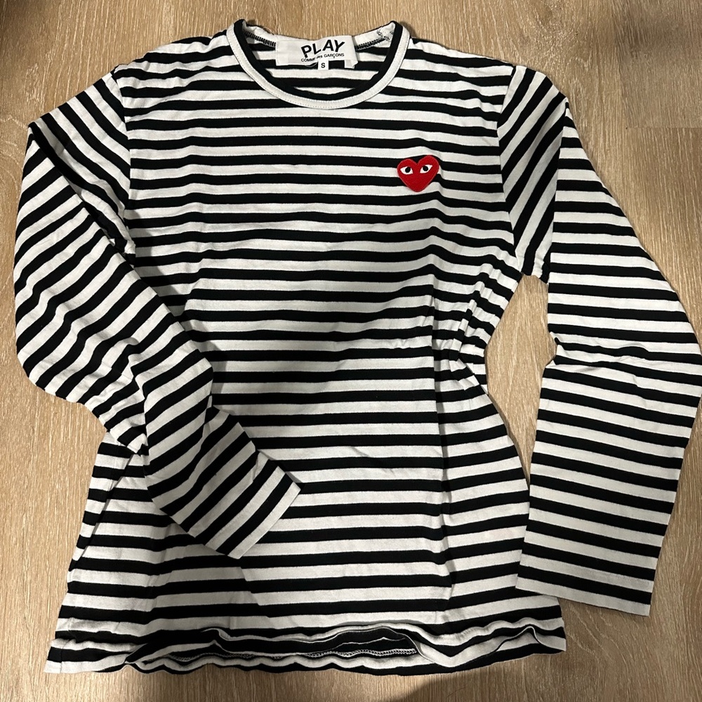 CDG shirt Size Small 100% authentic